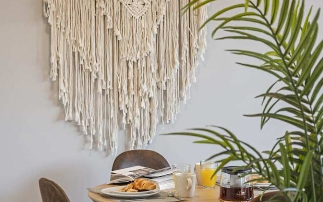 Cine Park Residence by An Island Apart