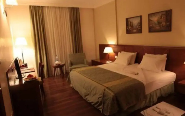 Kings Suite Hotel