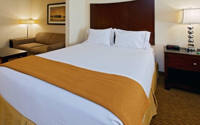 Holiday Inn Express Hotel & Suites Cleburne, an IHG Hotel