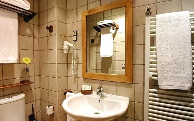 Apartamentos Los Pirineos Biescas