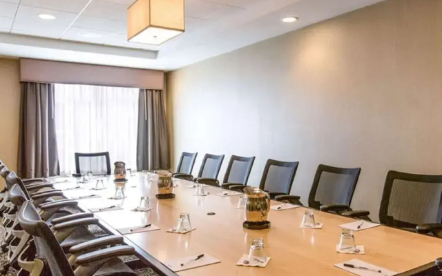 Cambria Suites Avon - Cleveland