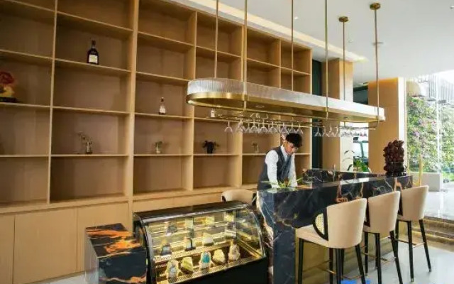 Ramada By Wyndham Vientiane Central