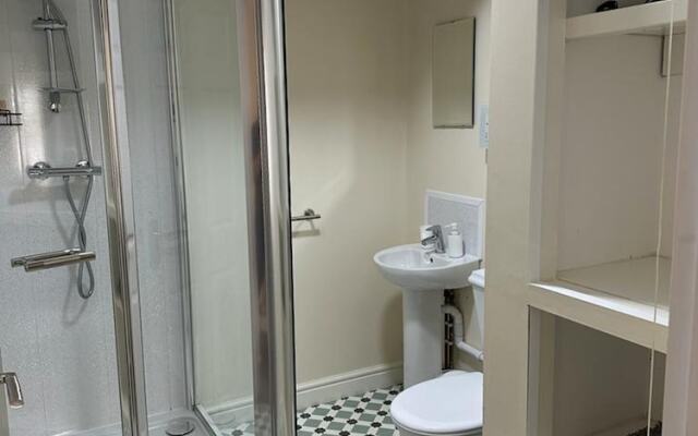 Lovely 2-bed Apartment in Stroud