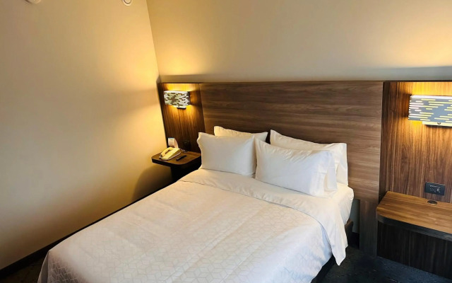 Holiday Inn Express Mexico City Satelite