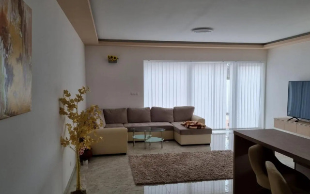 Sarkcsillag Ház- Star Family House