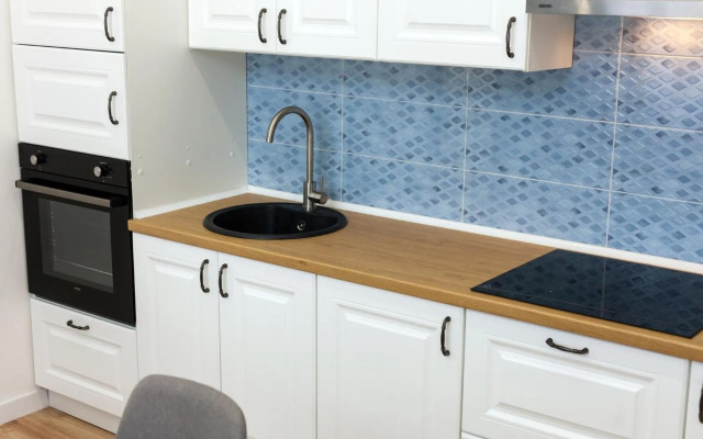 LEOGRAND Three Bedrooms VIP Apartment on Kniazia Romana 12