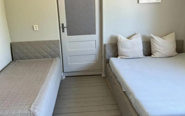 Topoliu 16 Guesthouse