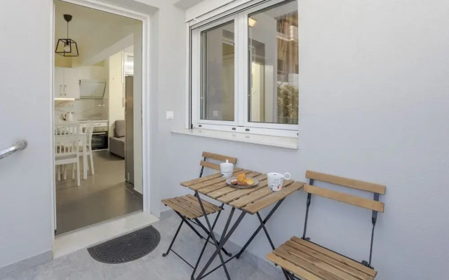 Fresh 1 Bd Apt with Patio in Heraklion