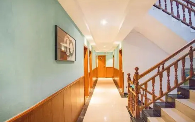 Ruihua Hotel (Zhenjiangge Branch, Zhenyuan Ancient Town)