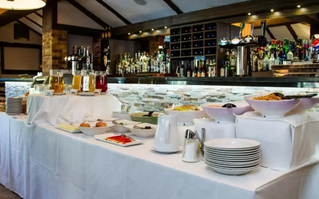 Legacy Rose and Crown Hotel