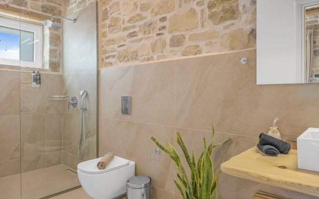 Villa Nala With Pool by Matala