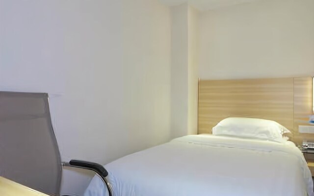 Guangwan Hotel (Guangzhou Yongqingfang Zhongshan Ba Road Subway Station Branch)