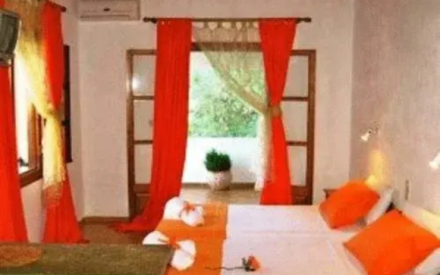 Paraschos Studios