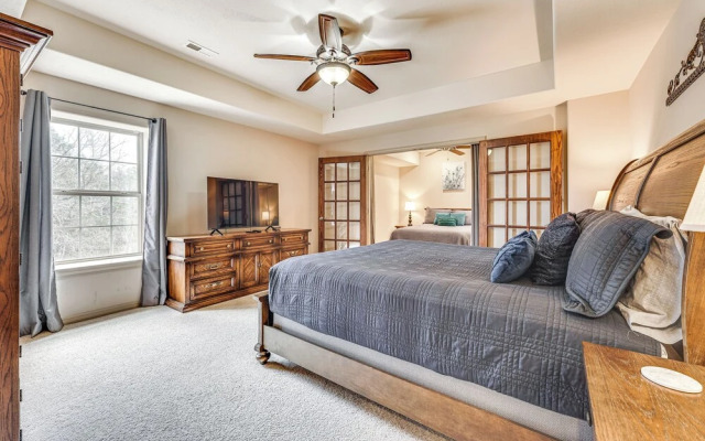 Relax Fireside: Branson West Gem w/ Hot Tub Access