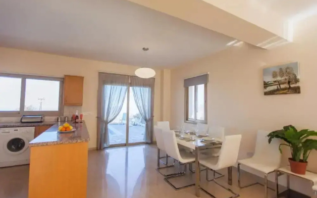 Villa Panorama Tria in Drouseia