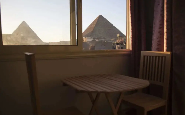 The Pyramids Inn Cheops