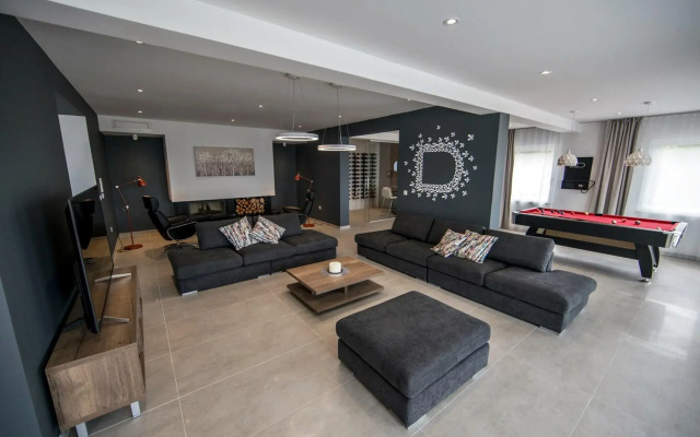 D in Postira with 7 bedrooms and 7 bathrooms
