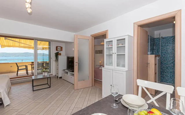 Beautiful Apartment in Brodarica With Wifi and 1 Bedrooms