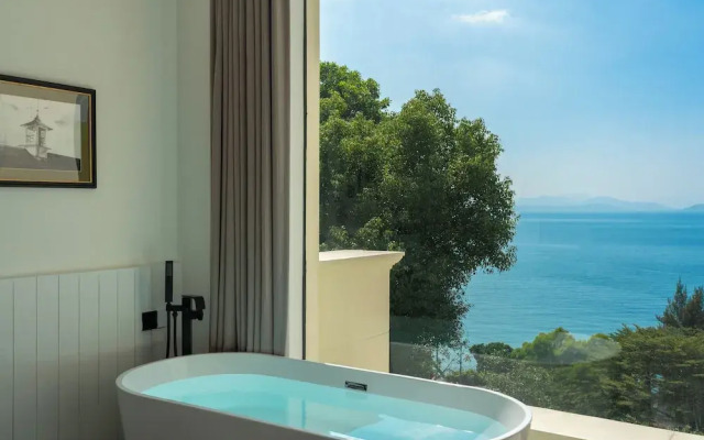 Miyue Roman Holiday Bubble Pool hotel