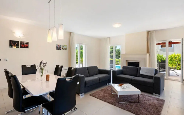 Luxurious Villa in Splitska With Swimming Pool