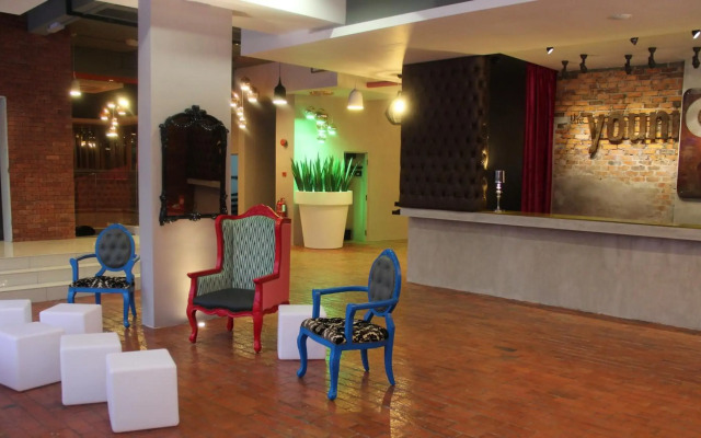 the youniQ Hotel
