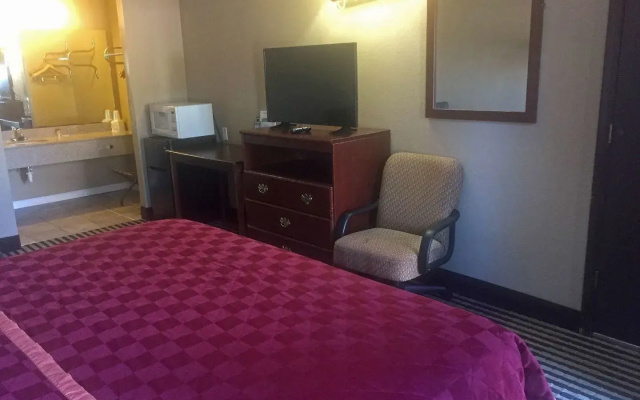 Americas Best Inn - Eureka