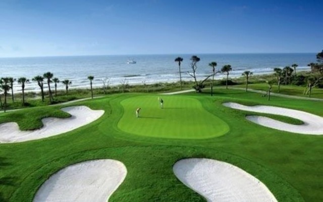 524queen 2 Bedroom Condo