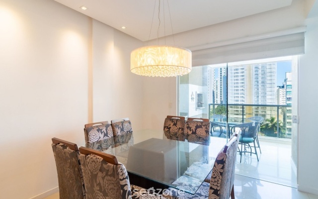 2-suite Apt w/ BBQ 550m From the Beach Ebf0702