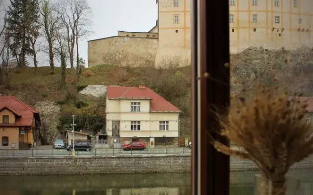 Penzion a restaurace U ŘEKY