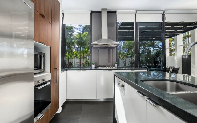Ultra Broadbeach