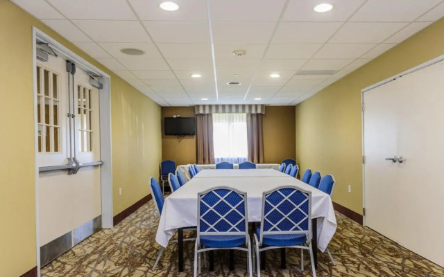 Holiday Inn Express Hotel & Suites Hamburg by IHG