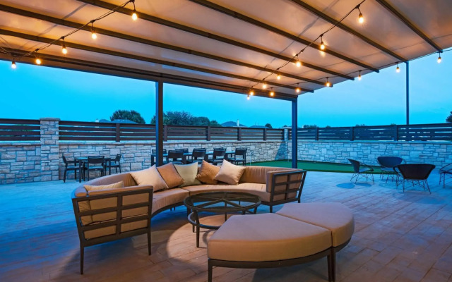 Courtyard by Marriott Dallas Grand Prairie