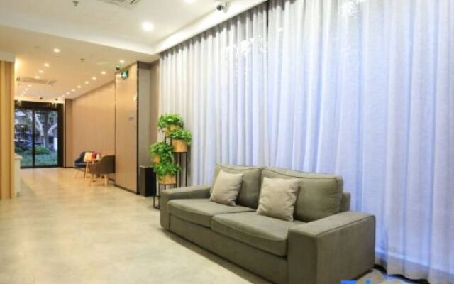 Zhishang Hotel (Shanghai Xinhua Hospital Jiangpu Road Subway Station)