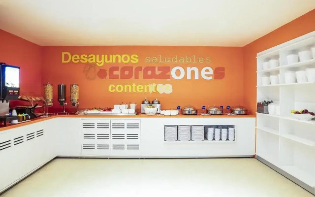 One Ciudad de Mexico La Raza