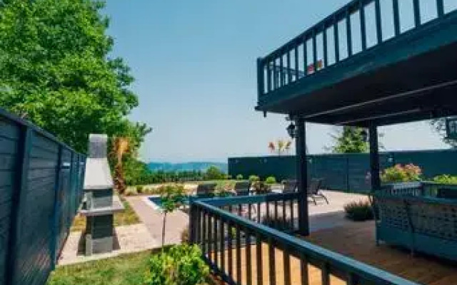 Sapanca Kaya Palace