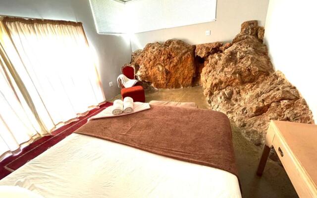 Monument Park Mansion - now on Solar power