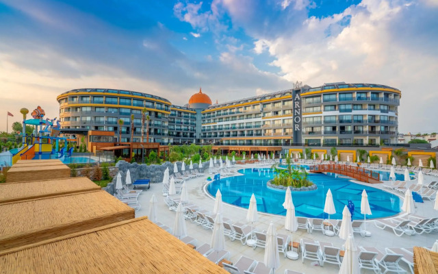 Arnor De Luxe Hotel