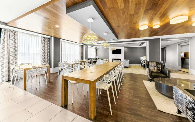 Best Western Plus Airdrie Gateway
