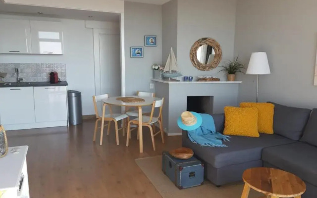 Benny's Beach House 2