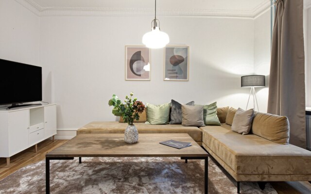 Gorgeuos Three-bedroom Apartment in Historical Copenhagen