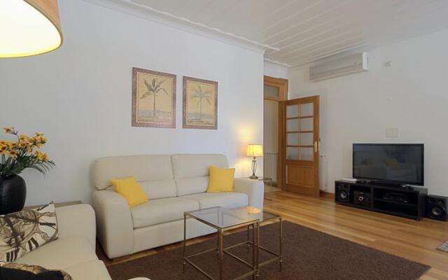 LocalTraveling Castle in Historic Centre