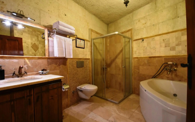 Harman Cave Hotel