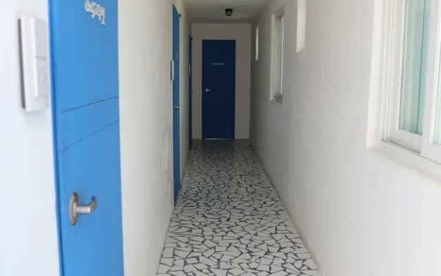 Love Jeju Sanbangsan Guesthouse - Hostel