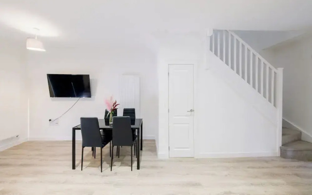 2 Bedroom House in Birmingham