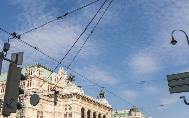 De Luxe Suite Staatsoper by Welcome2Vienna