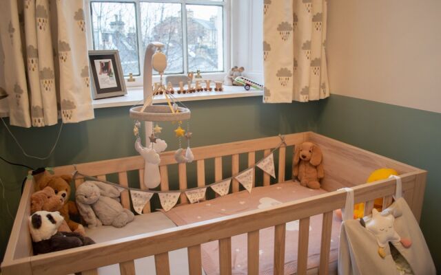 Stockbridge Family Home With Private Garden