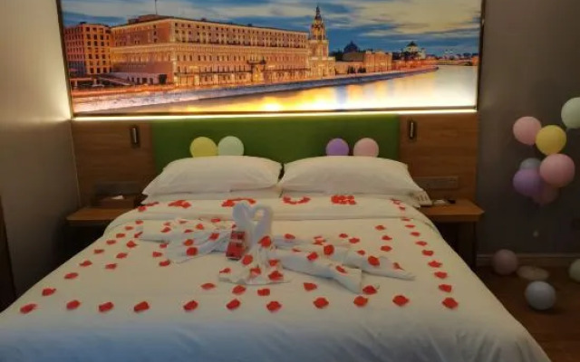 Vienna 3 Best Hotel (Jiangnan Market Julong Subway Station)