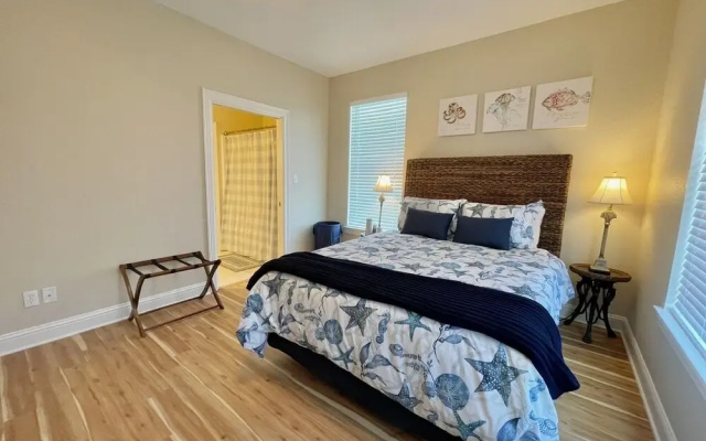 Lemoncello 3 Bedroom Home by RedAwning