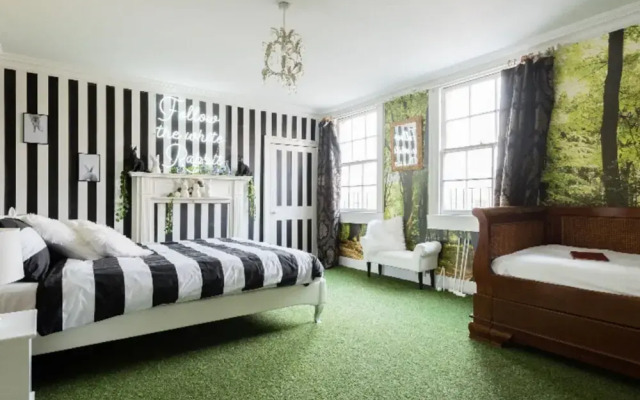 The Wonderland Townhouse - Amazing Alice In Wonderland 8Bdr [Vr]