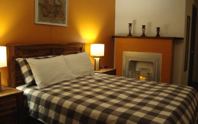 Ancestral Knowlton B&B